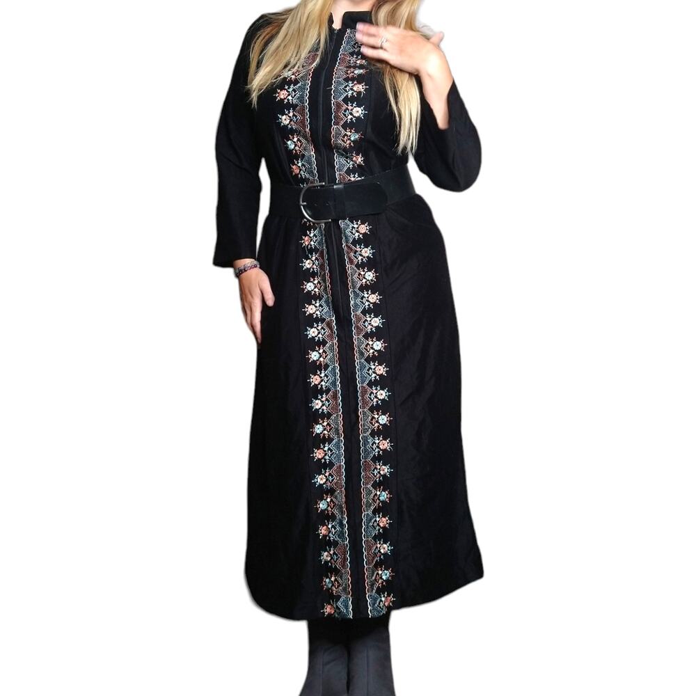 70's Vintage Maxi Nightgown Dress Size 12 14 16 Embroidered Wide sleeves Zip up